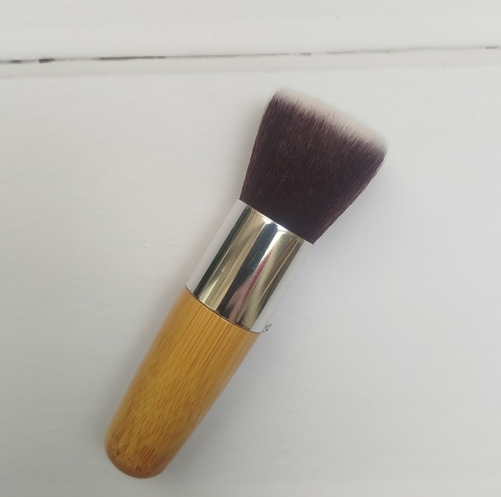 small wooden handled blush brush براش رژگونه دسته چوبی کوچک